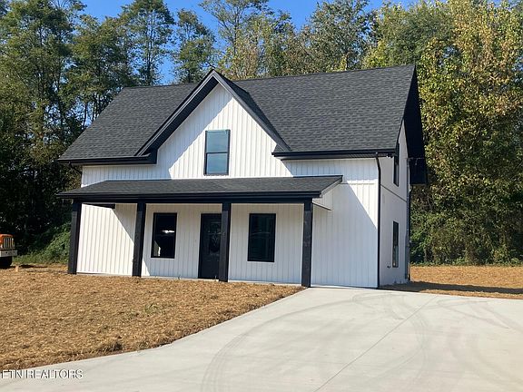 3rd image of 104 Campton Ln