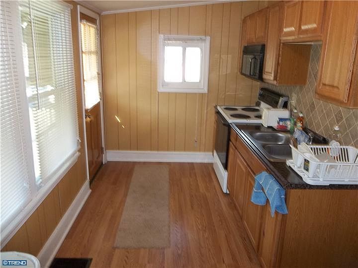 2nd image of 112 S 8th Ave