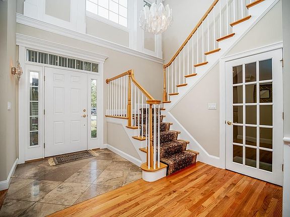 3rd image of 89 Carriage Hill Cir #89