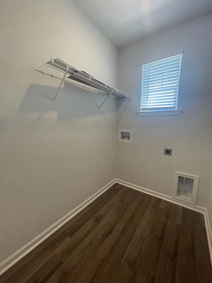 3 BR 2 BA Home in Waterside - Community Pool — Photo 3