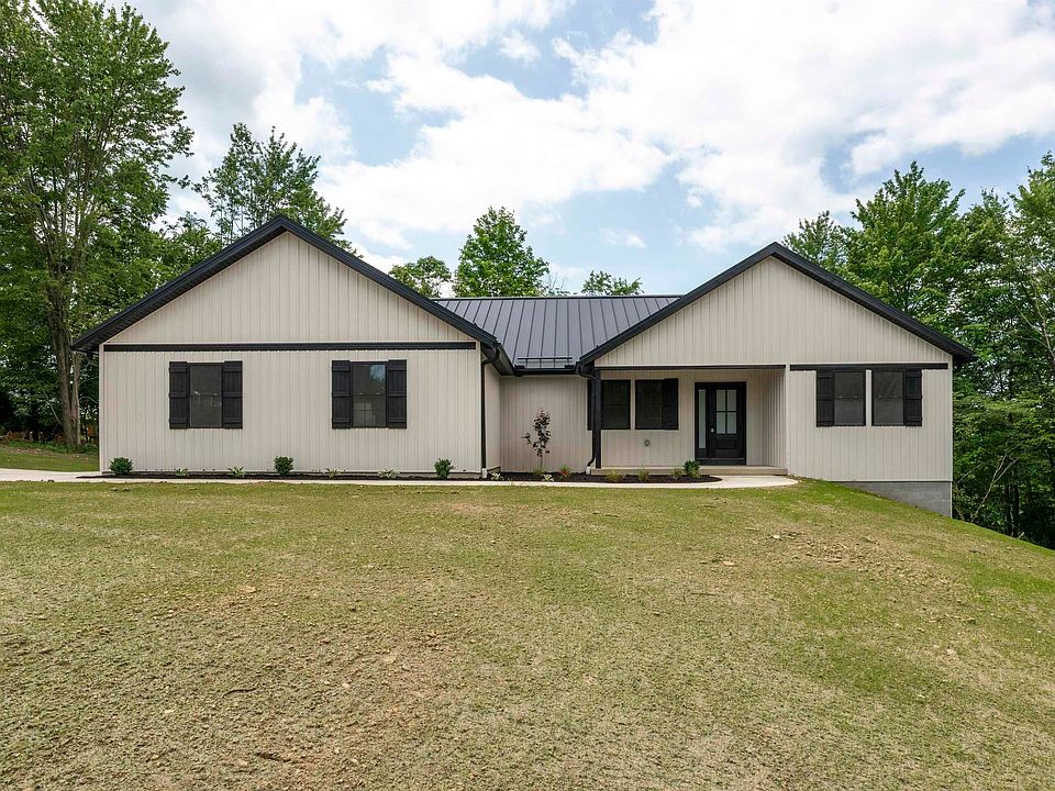 1st image of 931 Country Club Dr