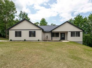 931 Country Club Dr, Howard, OH 43028