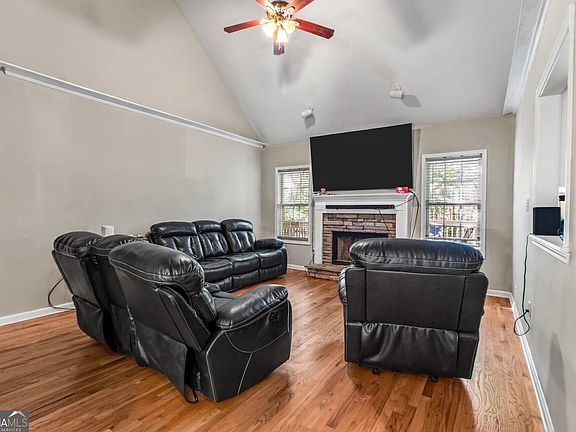 3rd image of 10203 Tall Pine Pl