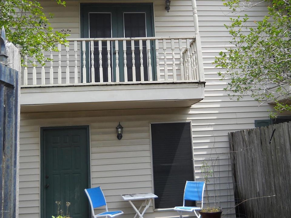 1st image of 403 Jefferson Ter APT 6