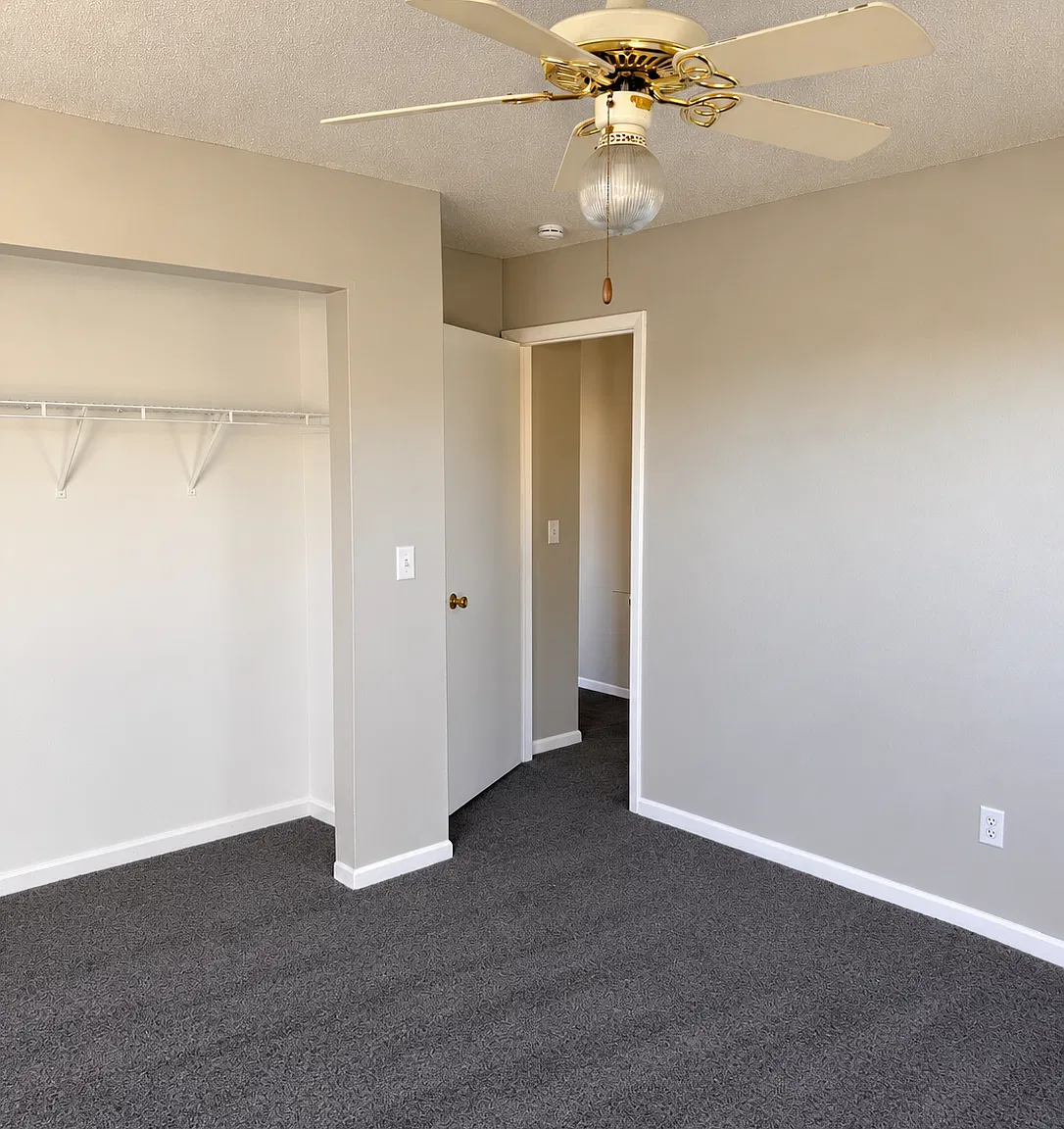 2 bed, 700 sqft, $1,300 — Photo 3