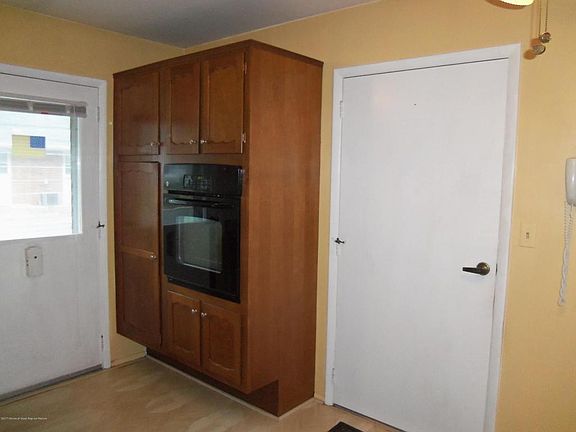 4th image of 256A Jefferson Ct #100A