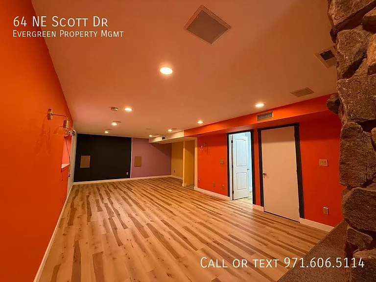 64 NE Scott Dr — Photo 46
