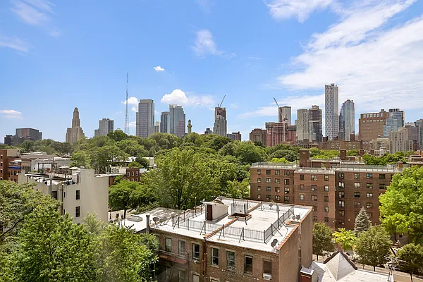 Sold by Compass | media 25