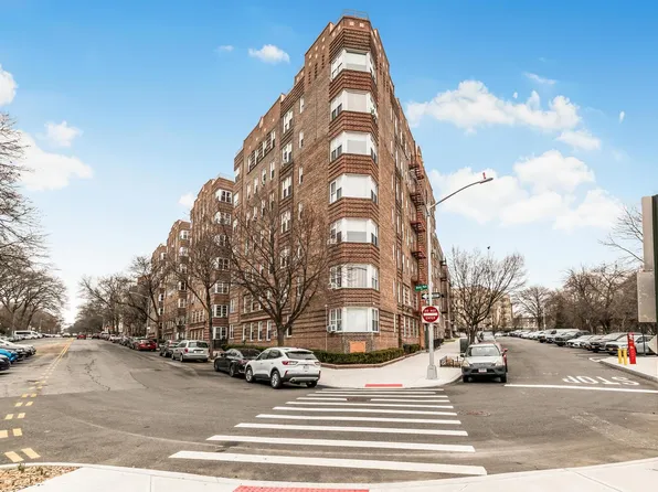 601 Pelham Parkway N #415, Bronx, NY 10467