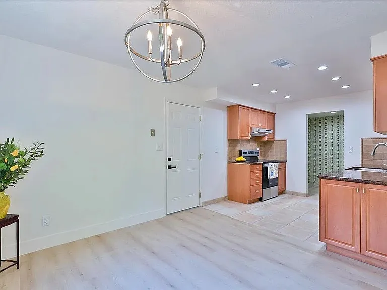 6821 Havenhurst Dr — Photo 8