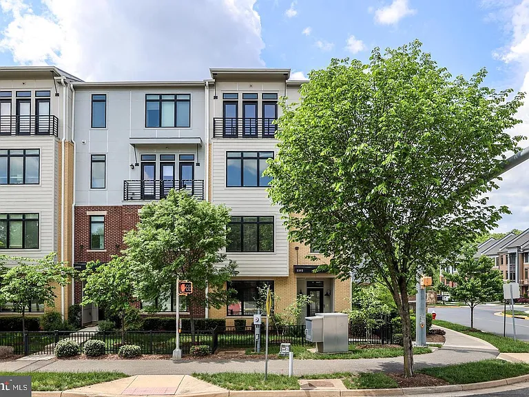 1102 Ribbon Limestone Ter SE — Photo 2