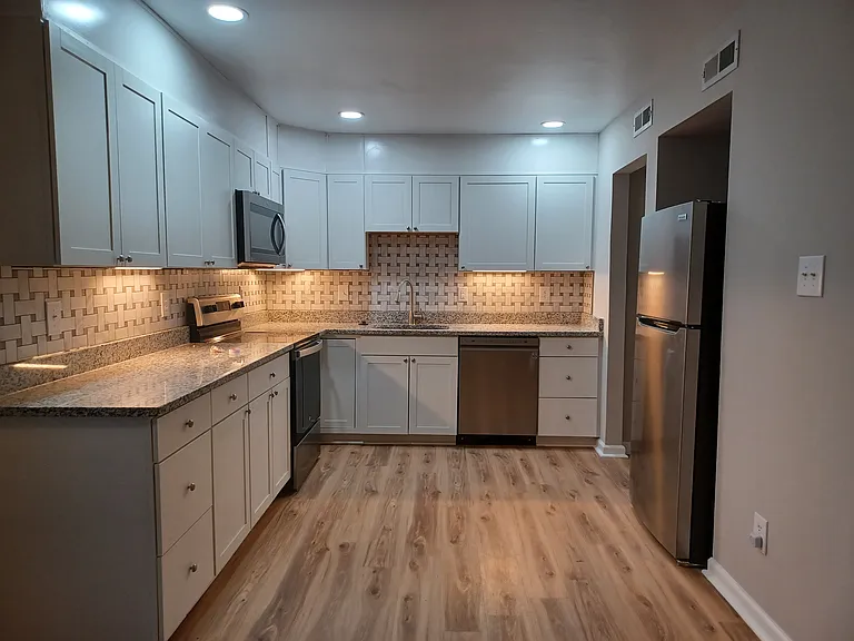 1040 Wicklow Dr — Photo 1