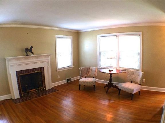 4th image of 431 Queensway Dr