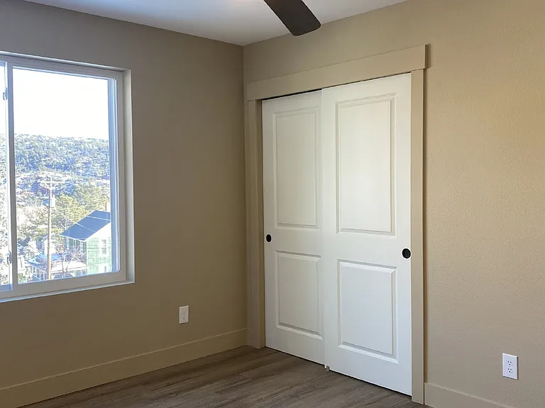 701 Prospect Pl #UPPER — Photo 9