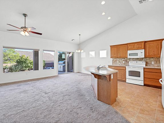 5th image of 1394 W Forest Hill Dr