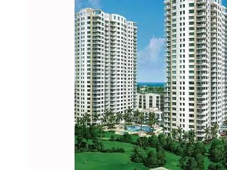 1745 E Hallandale Beach Blvd #8 — Photo 8