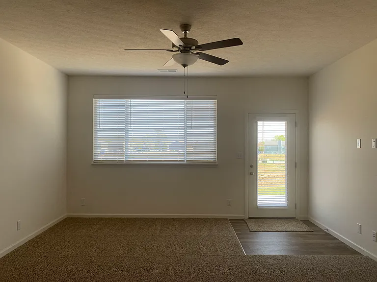 Avalon Bluffs — Photo 20