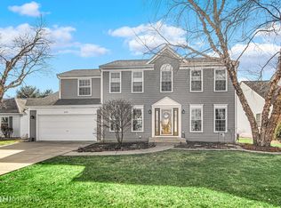 2585 Oak Trails Dr, Aurora, IL 60506