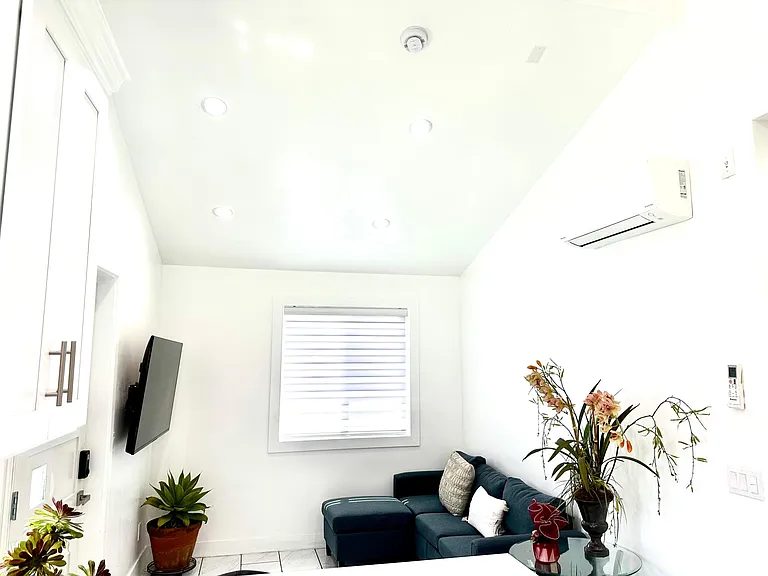 7013 Bellaire Ave — Photo 11