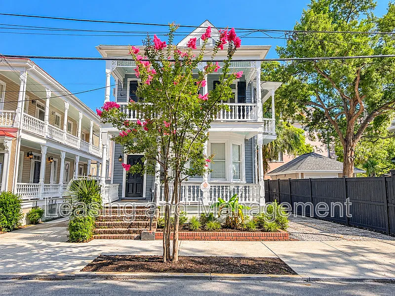 2 bed, 2.0 bath, 1200 sqft, $3,200 — Photo 1