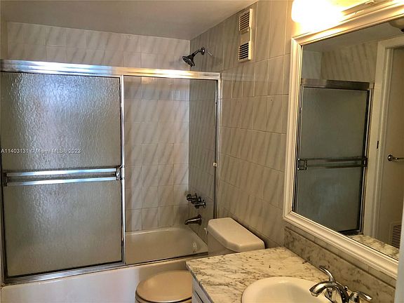 5th image of 1300 NE Miami Gardens Dr APT 804E