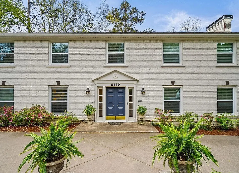 5119 Crestwood Dr