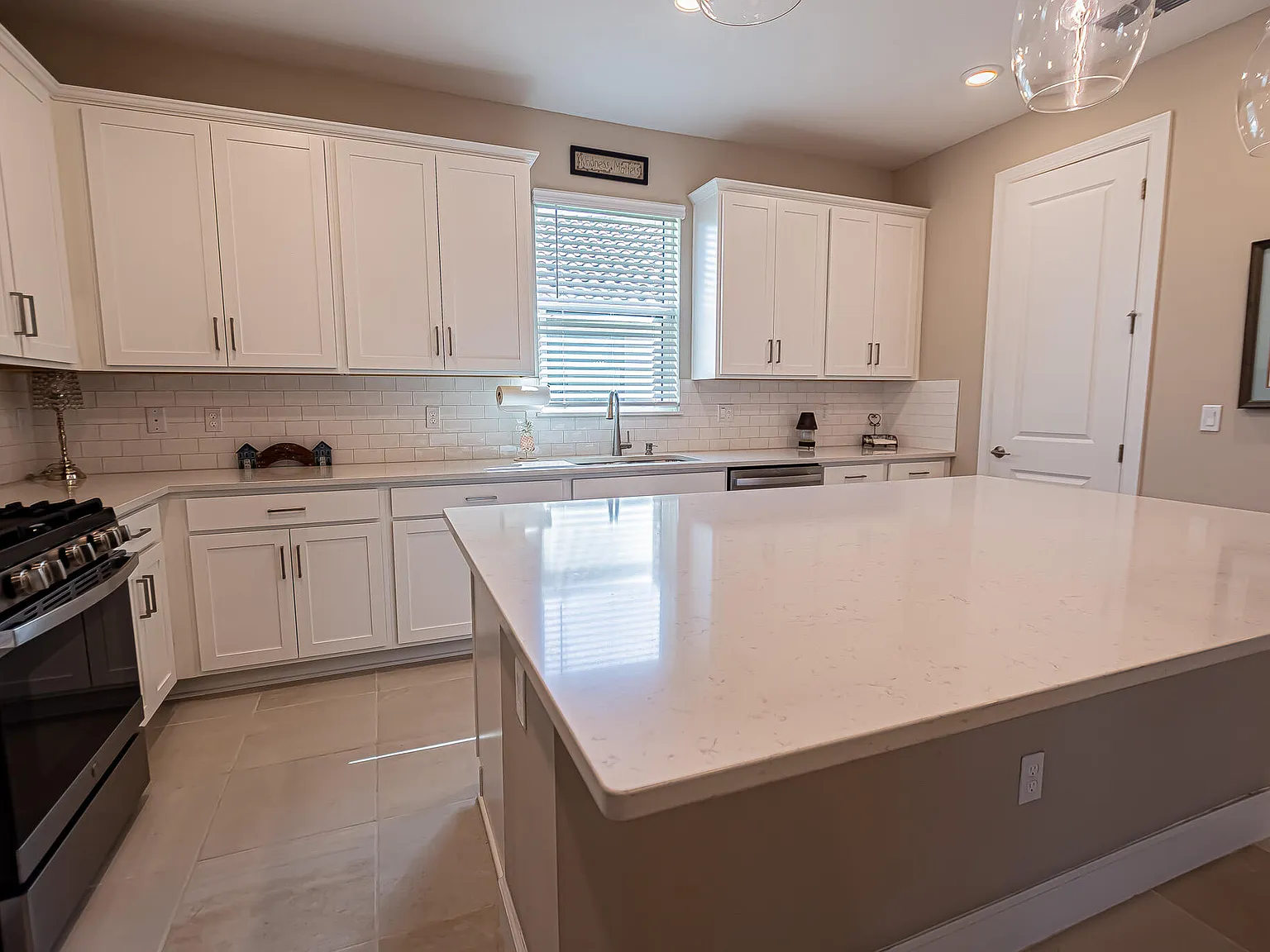 2 bed, 2.0 bath, 1777 sqft, $2,950 — Photo 4