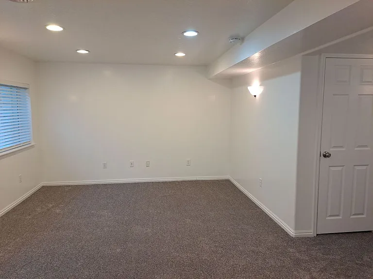 1144 S 1420 E — Photo 26