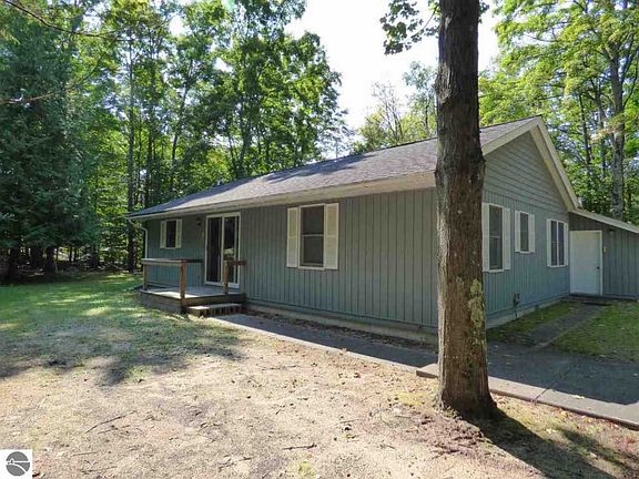 4th image of 2834 N East Torch Lake Dr