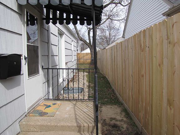 3rd image of 2110 Berkley Pl