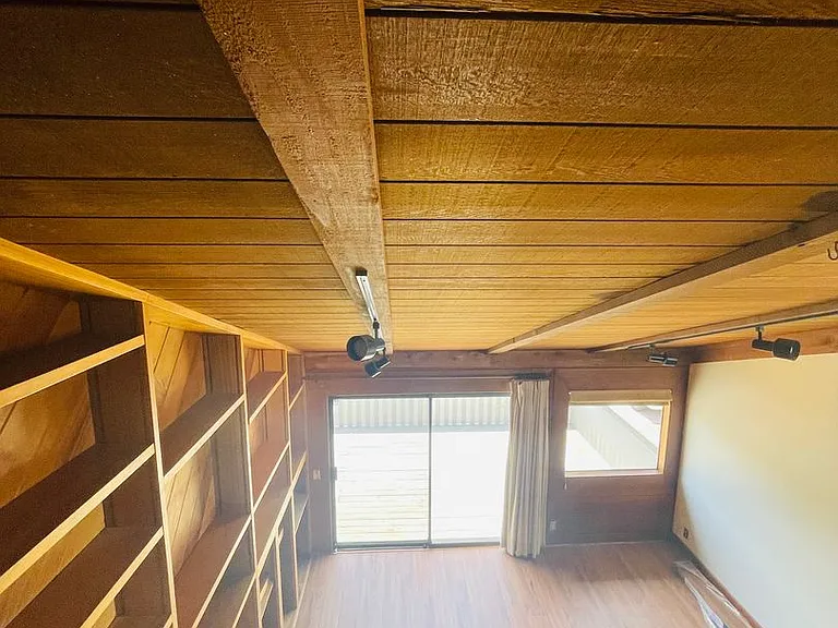 1047 Driftwood Ln — Photo 35