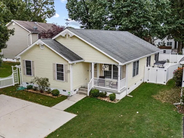 1004 Middleton St, Colonial Beach, VA 22443