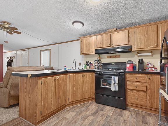 5th image of 6220 Maple Trl