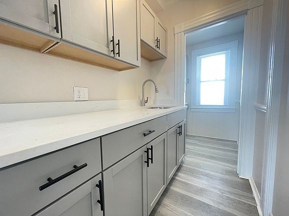 5th image of 347 Hayward St APT 2
