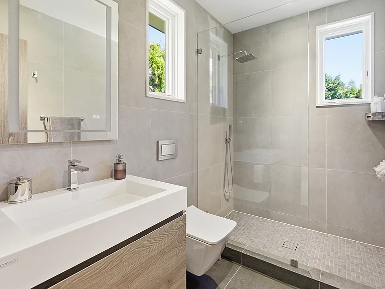Southway Dr — Photo 24