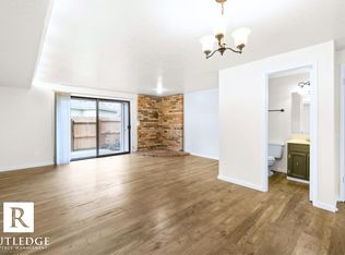 1359 Maple Leaf Ct APT 5C, Medford, OR