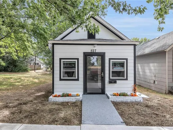 527 Dakota St, Leavenworth, KS 66048