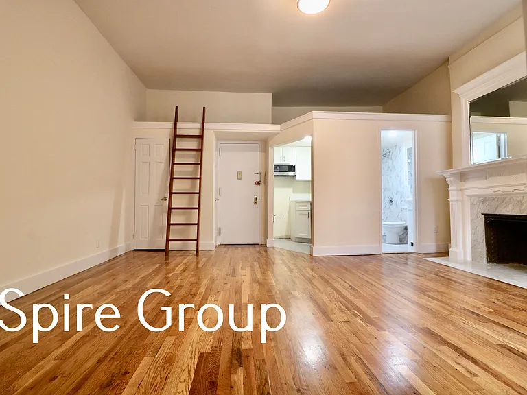159 W 75th St #2R — Photo 2