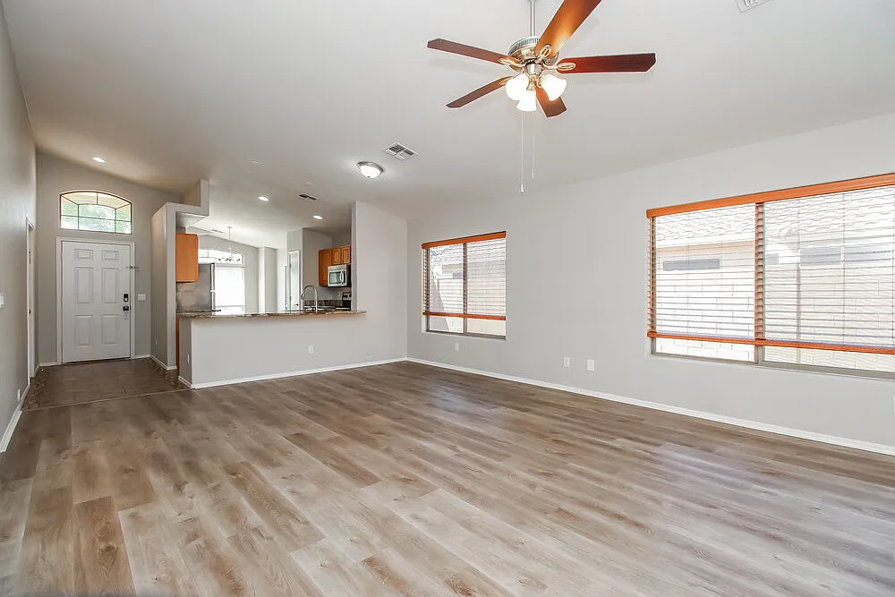 3 bed, 2.0 bath, 1544 sqft, $2,300 — Photo 4