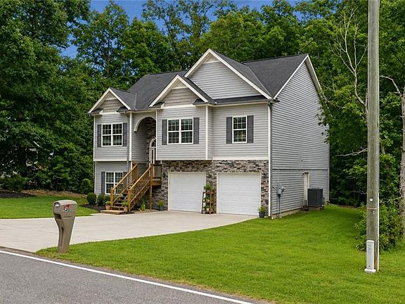 3rd image of 549 Brown Rd