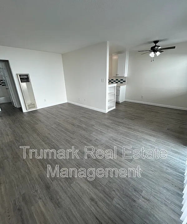 1811 Huntington Dr #2