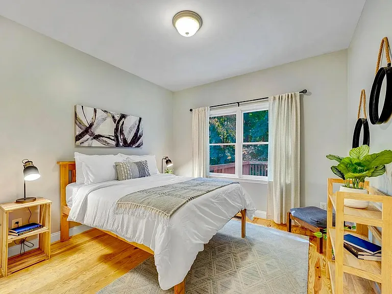 104 Hillcrest Ave — Photo 4