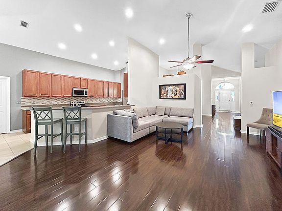 4th image of 10813 Rockledge View Dr