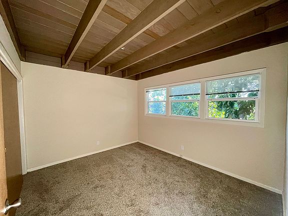 2nd image of 407B Pine St #407B
