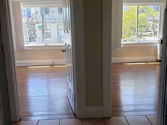 2nd image of 630 W Washington St APT 1