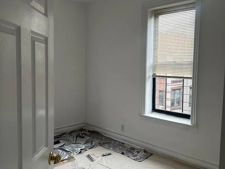 57 67th Ave #D1 — Photo 3