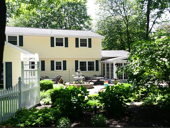 5th image of 2 Rolling Brook Ct