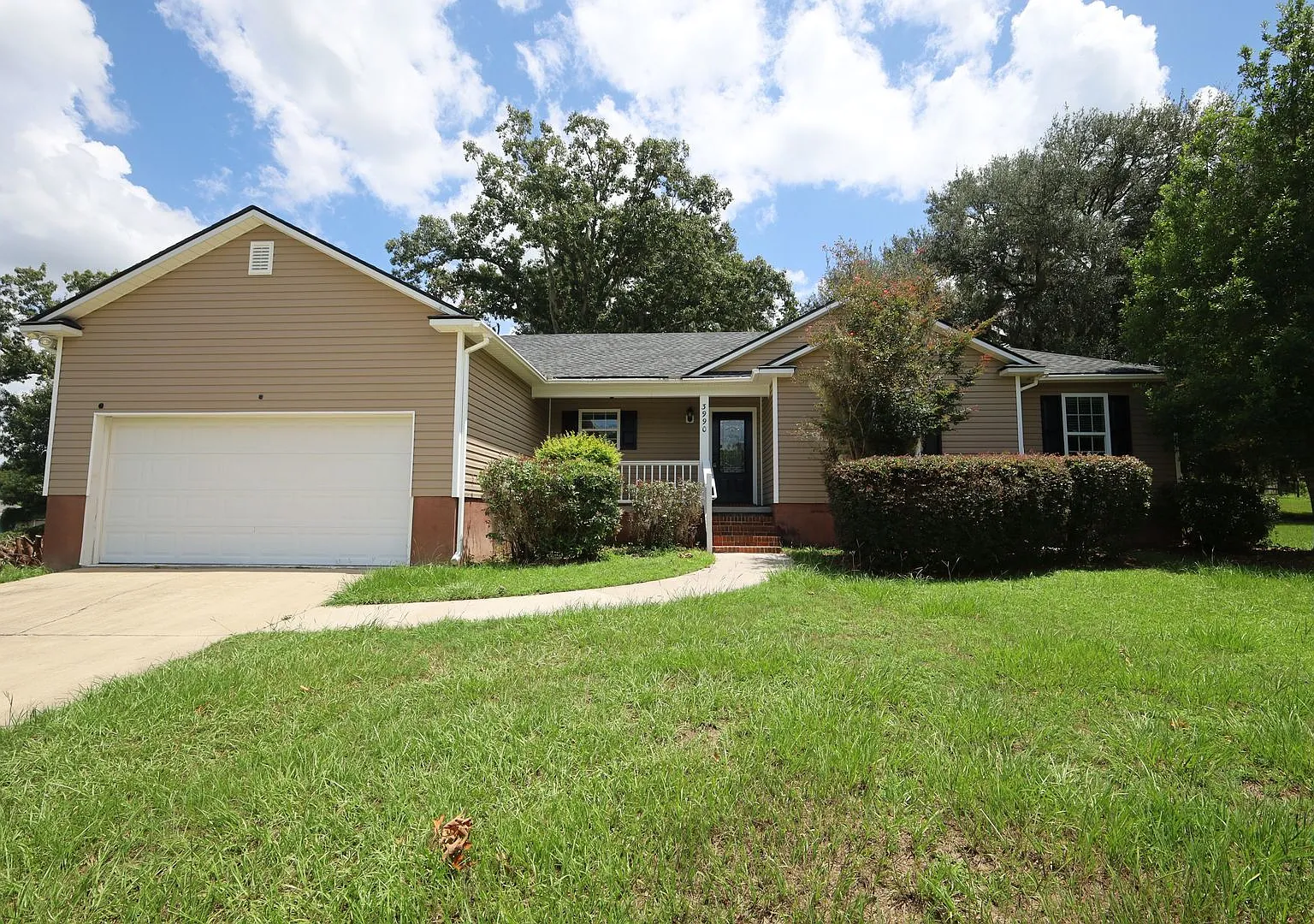 3990 Rock Hollow — Photo 1