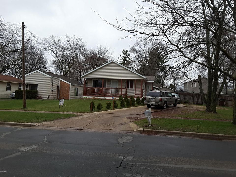 1st image of 111 Abbie St SE