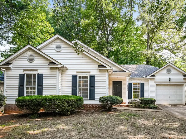 5833 Lawnmeadow Dr, Charlotte, NC 28216